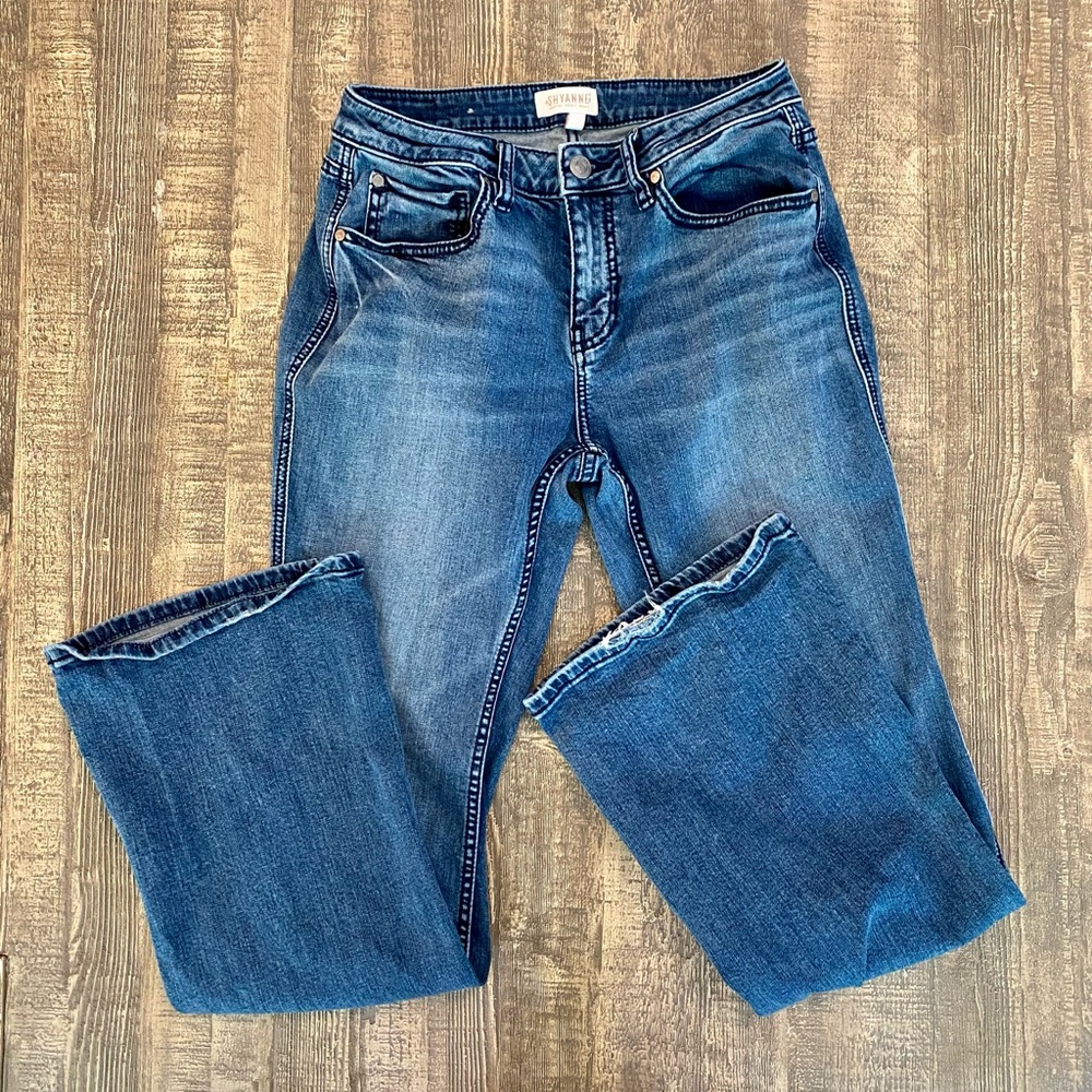 Shyanne Jeans size 31 short